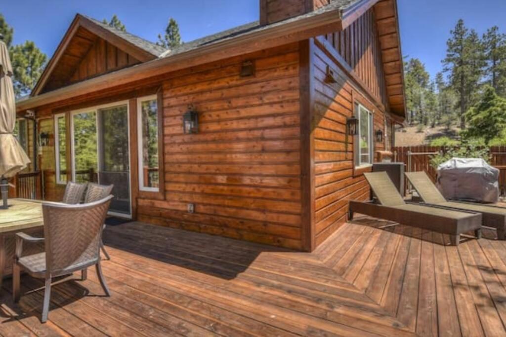 Custom Single Story Cabin With Jacuzzi Pool Table & Big Game Room With Arcade Games Big Bear Lake Eksteriør bilde