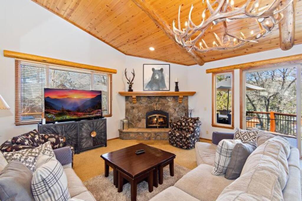 Custom Single Story Cabin With Jacuzzi Pool Table & Big Game Room With Arcade Games Big Bear Lake Eksteriør bilde