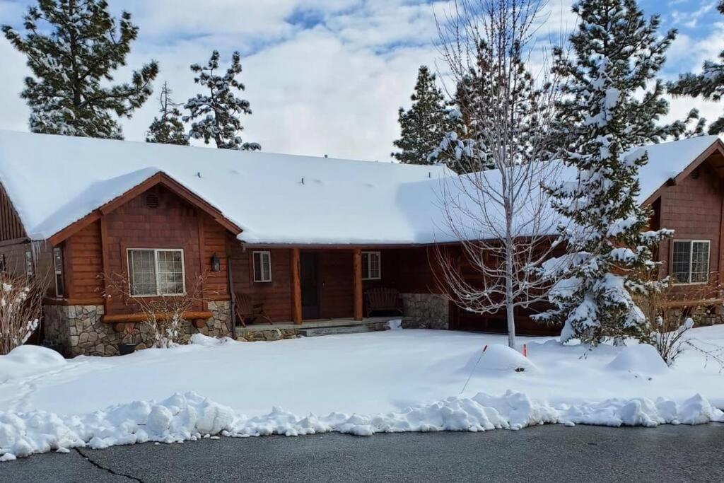 Custom Single Story Cabin With Jacuzzi Pool Table & Big Game Room With Arcade Games Big Bear Lake Eksteriør bilde