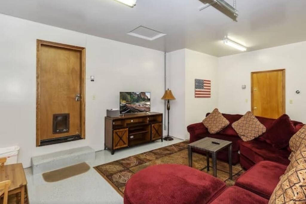 Custom Single Story Cabin With Jacuzzi Pool Table & Big Game Room With Arcade Games Big Bear Lake Eksteriør bilde