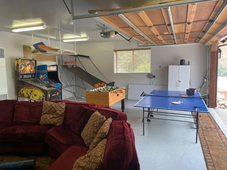Custom Single Story Cabin With Jacuzzi Pool Table & Big Game Room With Arcade Games Big Bear Lake Eksteriør bilde