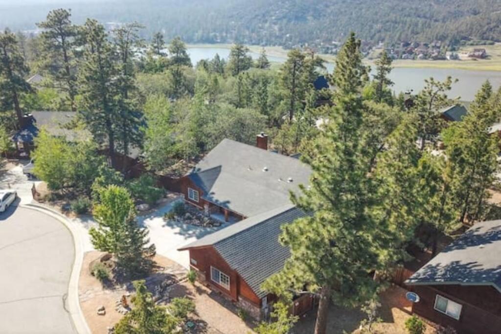 Custom Single Story Cabin With Jacuzzi Pool Table & Big Game Room With Arcade Games Big Bear Lake Eksteriør bilde