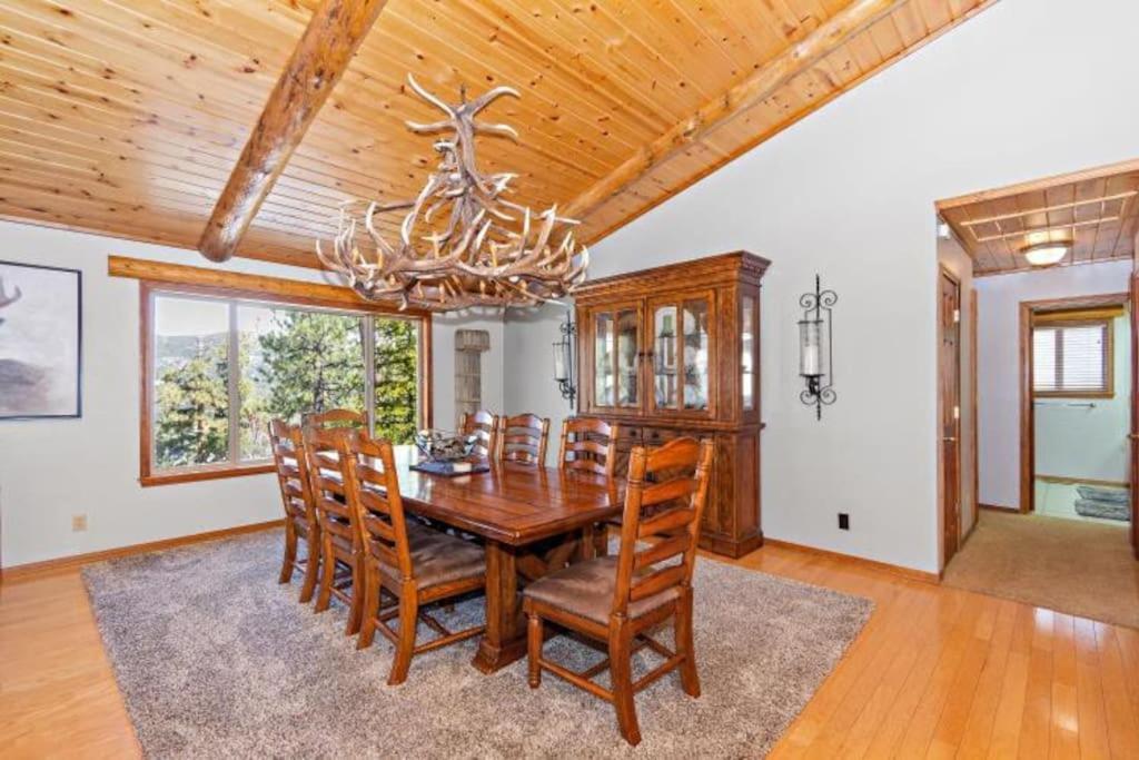 Custom Single Story Cabin With Jacuzzi Pool Table & Big Game Room With Arcade Games Big Bear Lake Eksteriør bilde