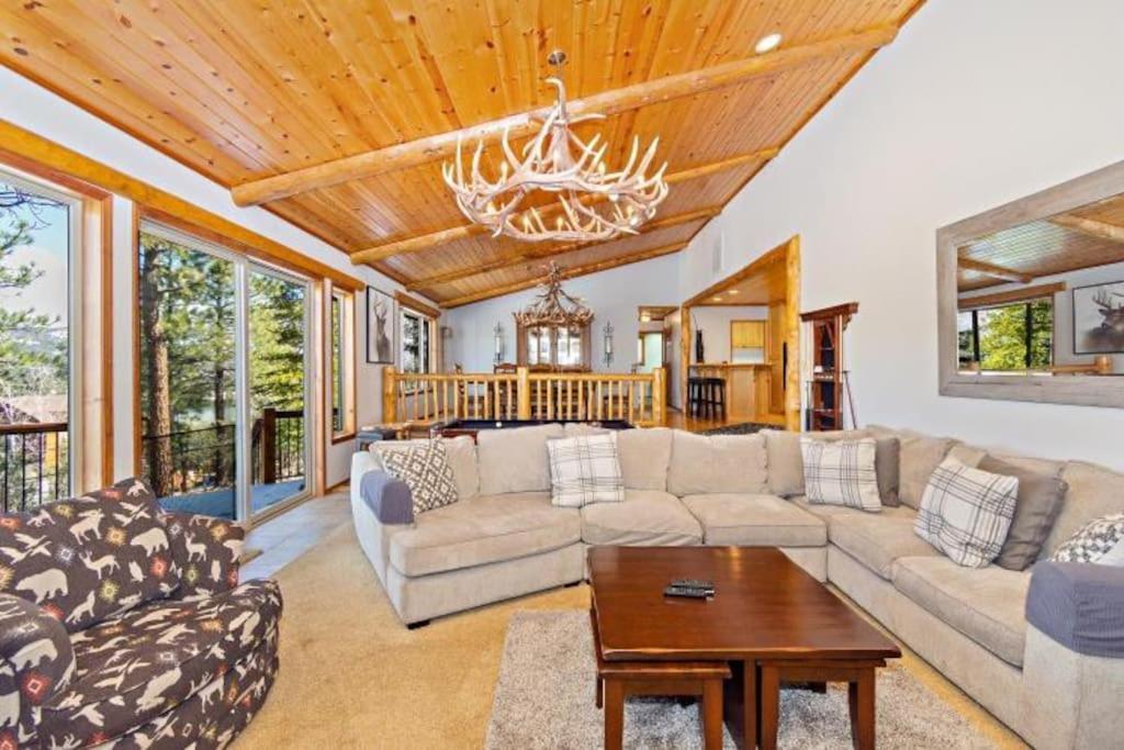 Custom Single Story Cabin With Jacuzzi Pool Table & Big Game Room With Arcade Games Big Bear Lake Eksteriør bilde