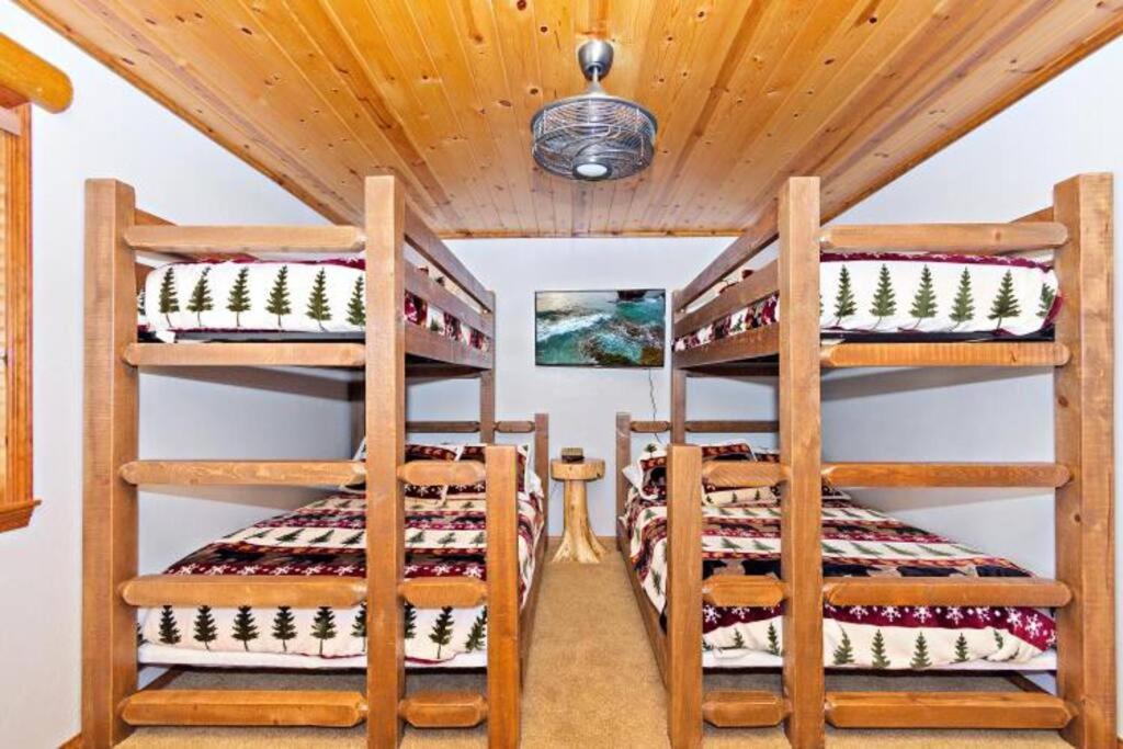 Custom Single Story Cabin With Jacuzzi Pool Table & Big Game Room With Arcade Games Big Bear Lake Eksteriør bilde