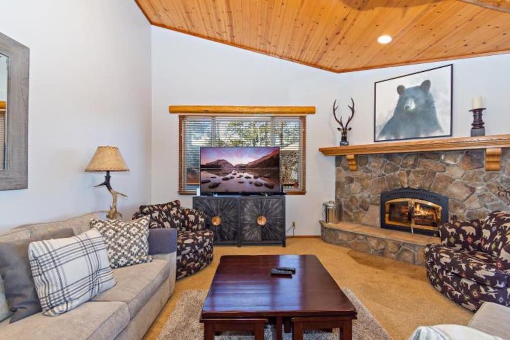 Custom Single Story Cabin With Jacuzzi Pool Table & Big Game Room With Arcade Games Big Bear Lake Eksteriør bilde