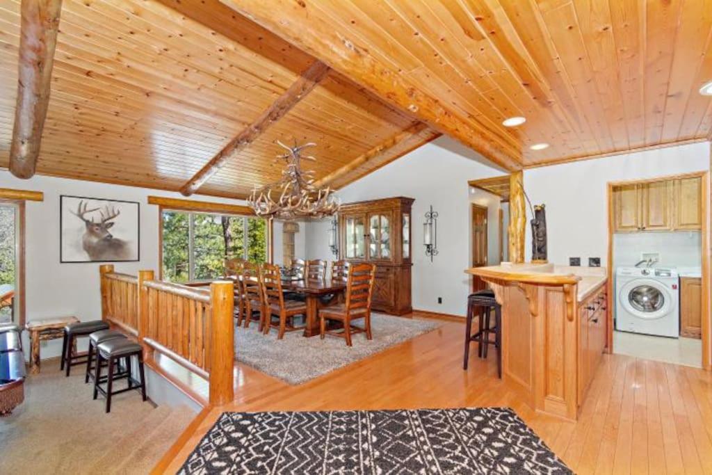 Custom Single Story Cabin With Jacuzzi Pool Table & Big Game Room With Arcade Games Big Bear Lake Eksteriør bilde