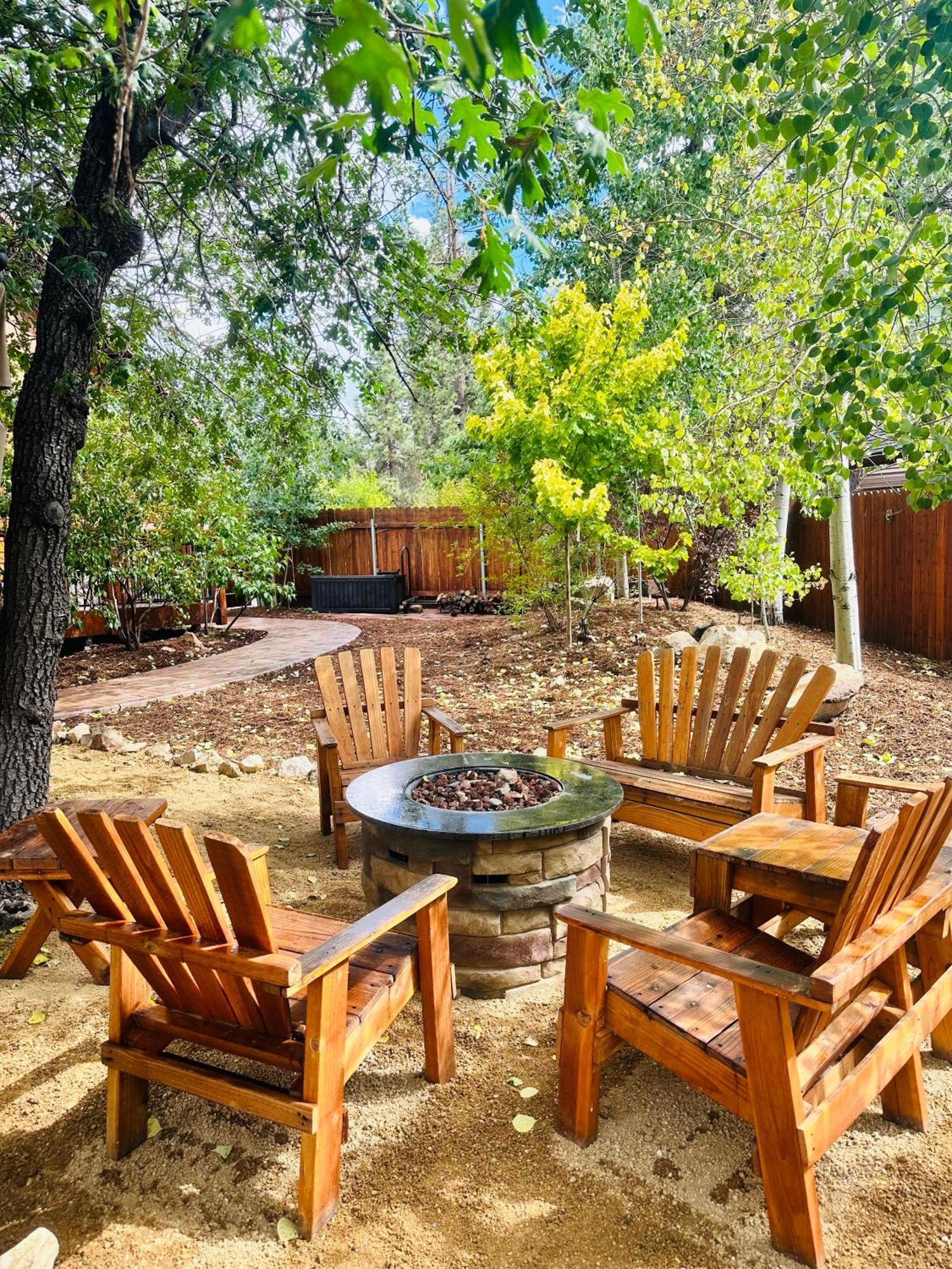 Custom Single Story Cabin With Jacuzzi Pool Table & Big Game Room With Arcade Games Big Bear Lake Eksteriør bilde